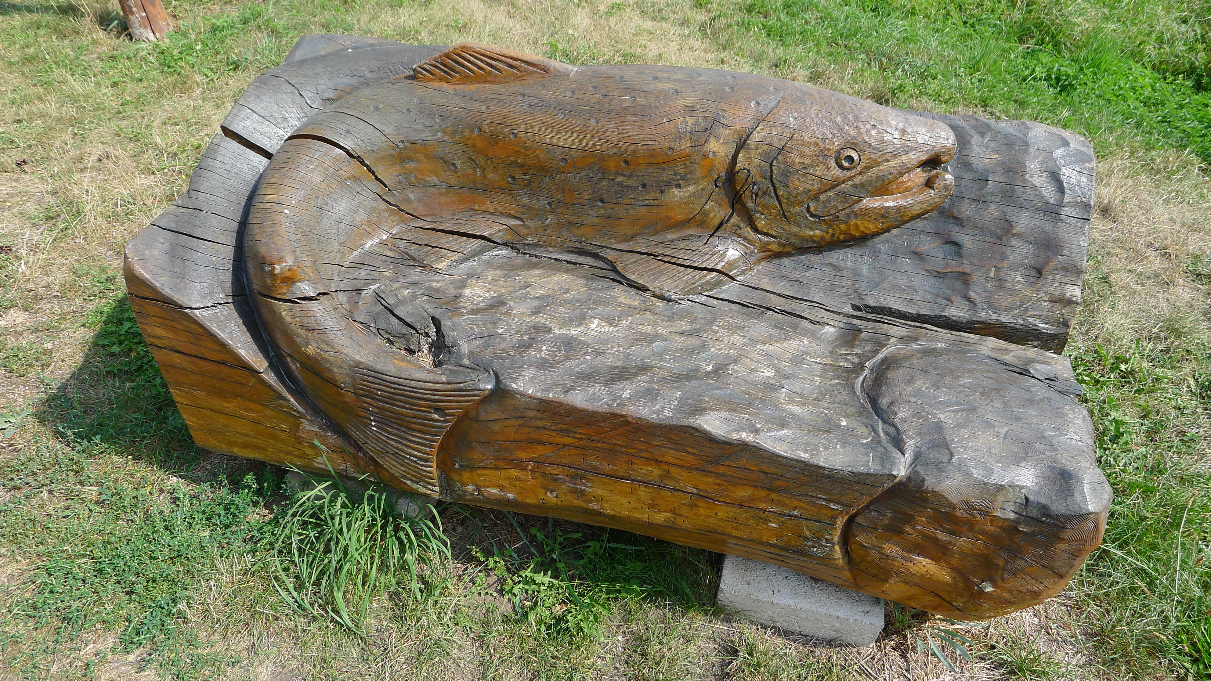 Vičice - lavička u řeky