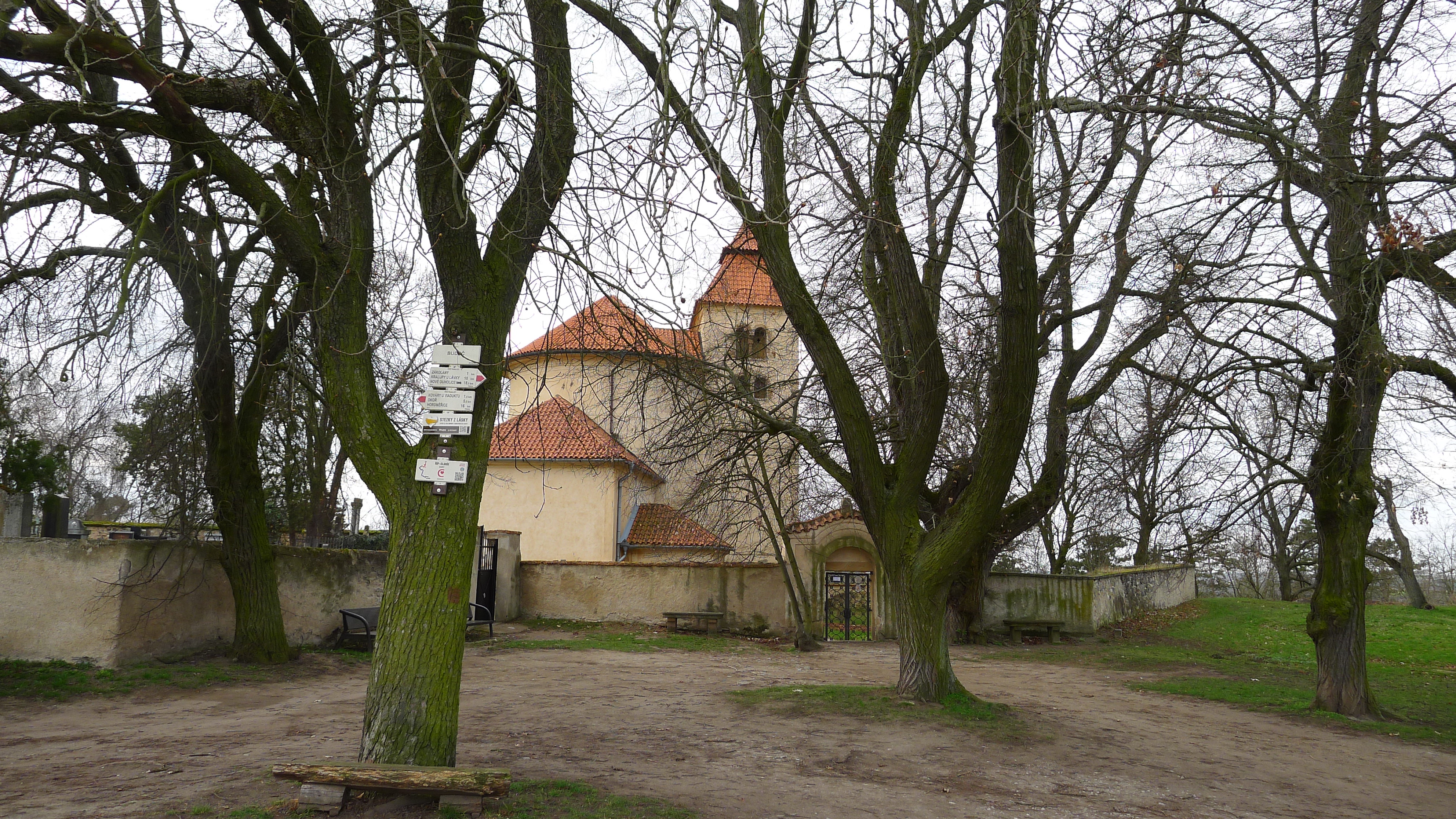 Budeč - rotunda sv. Petra a Pavla
