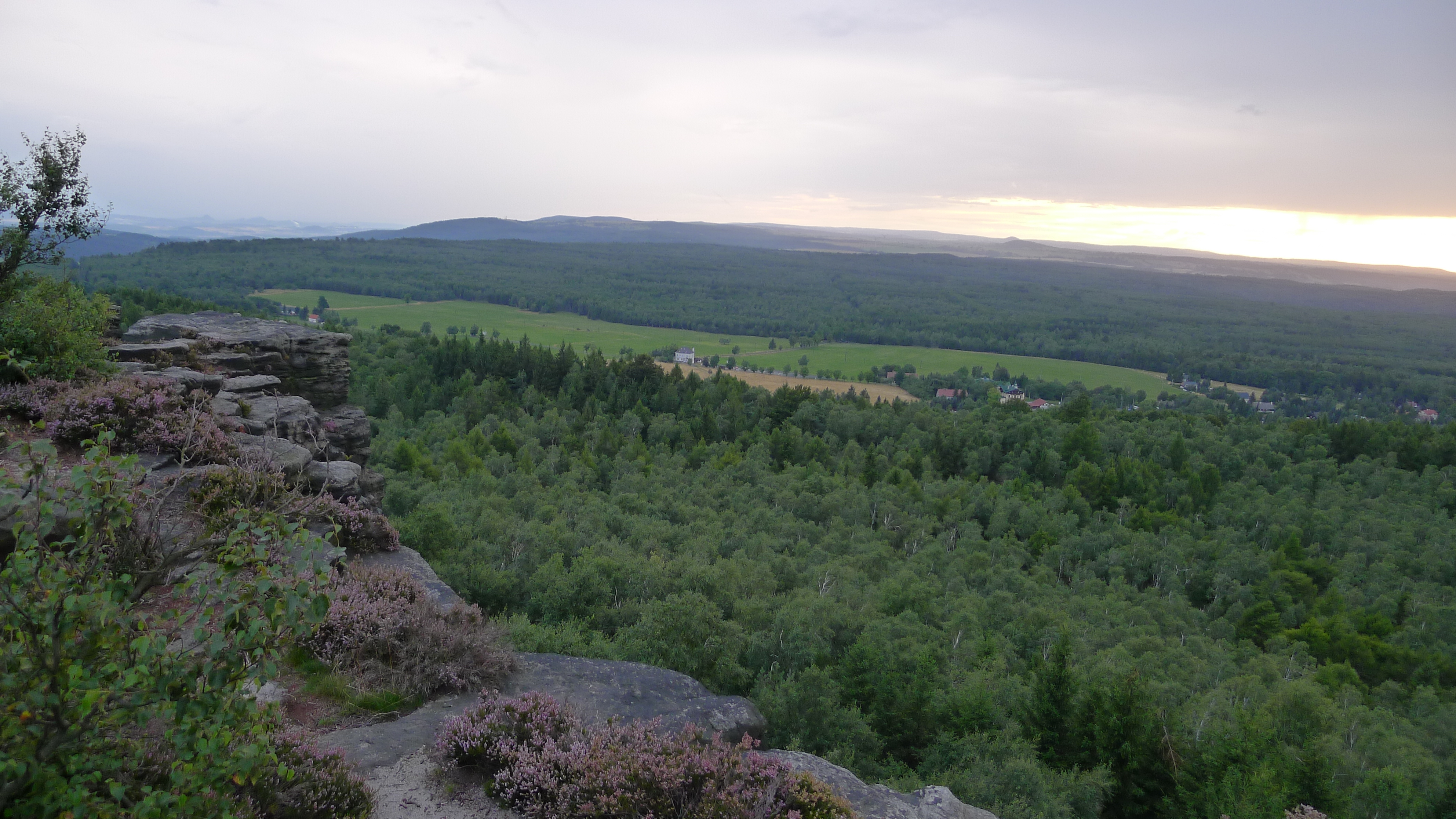 západ slunce z Drážďanské vyhlídky na Děčínském Sněžníku