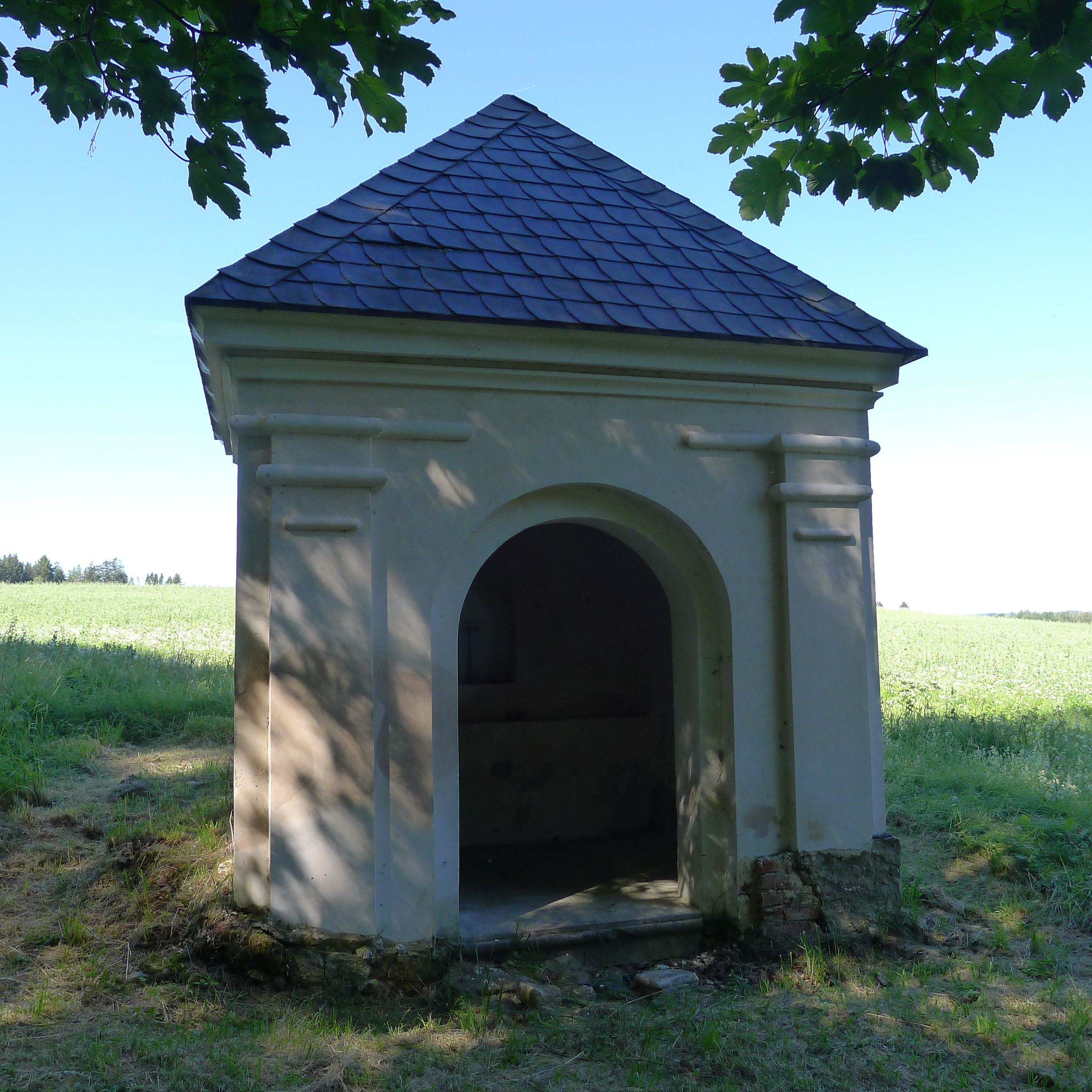 kaple u zaniklé vsi Lhota