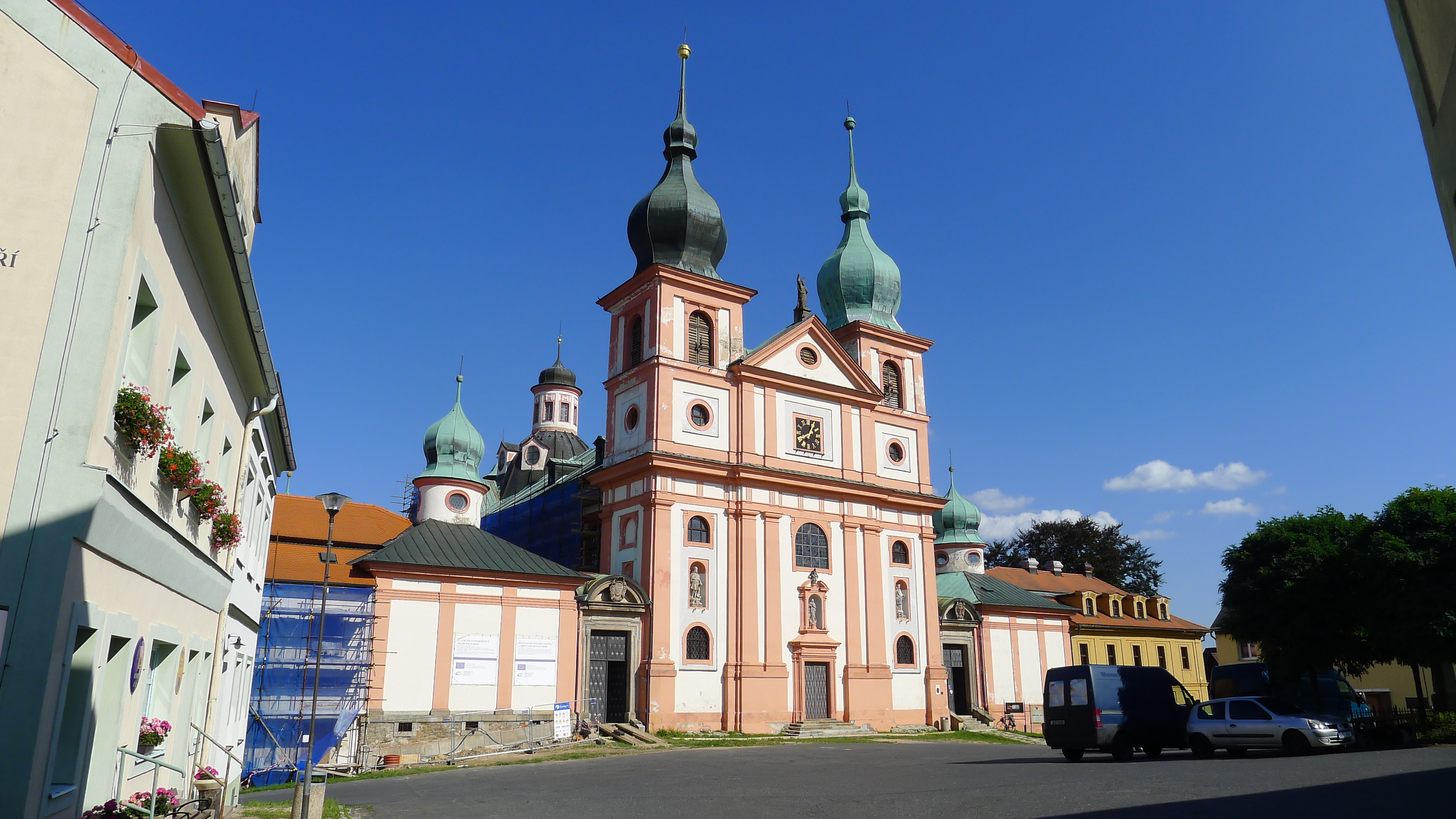 Chlum Sv. Máří - poutní kostel Nanebevzetí Panny Marie