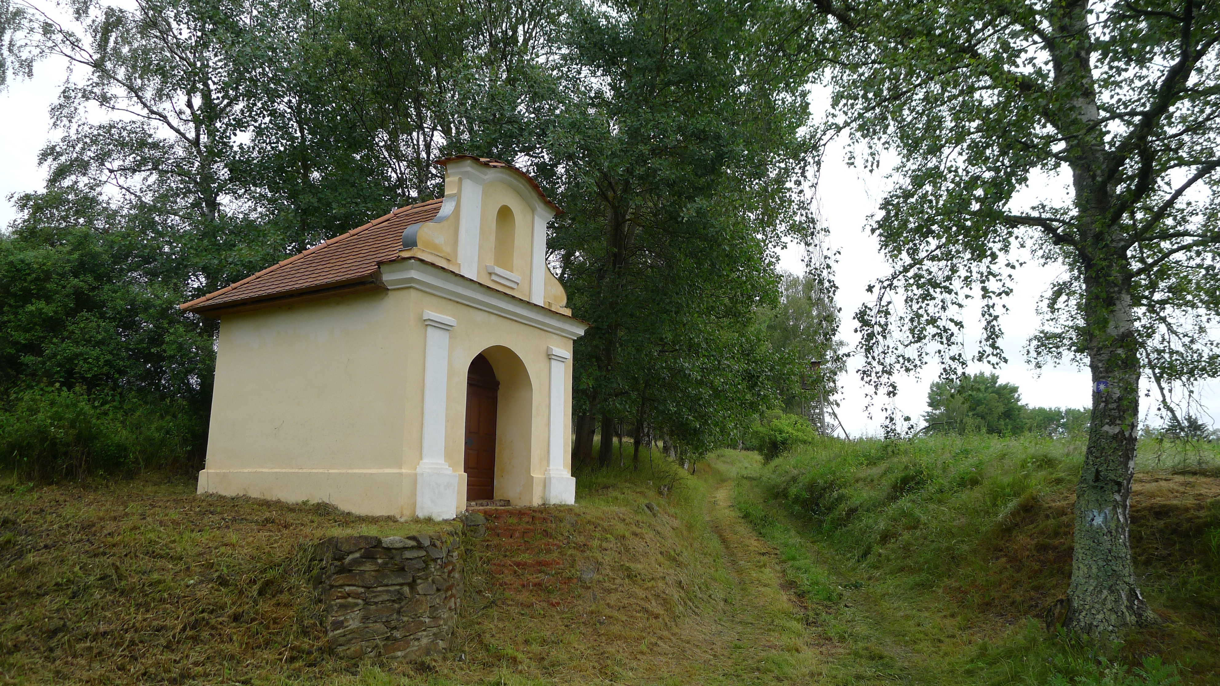 poutní kaplička Panny Marie nedaleko Lachovic