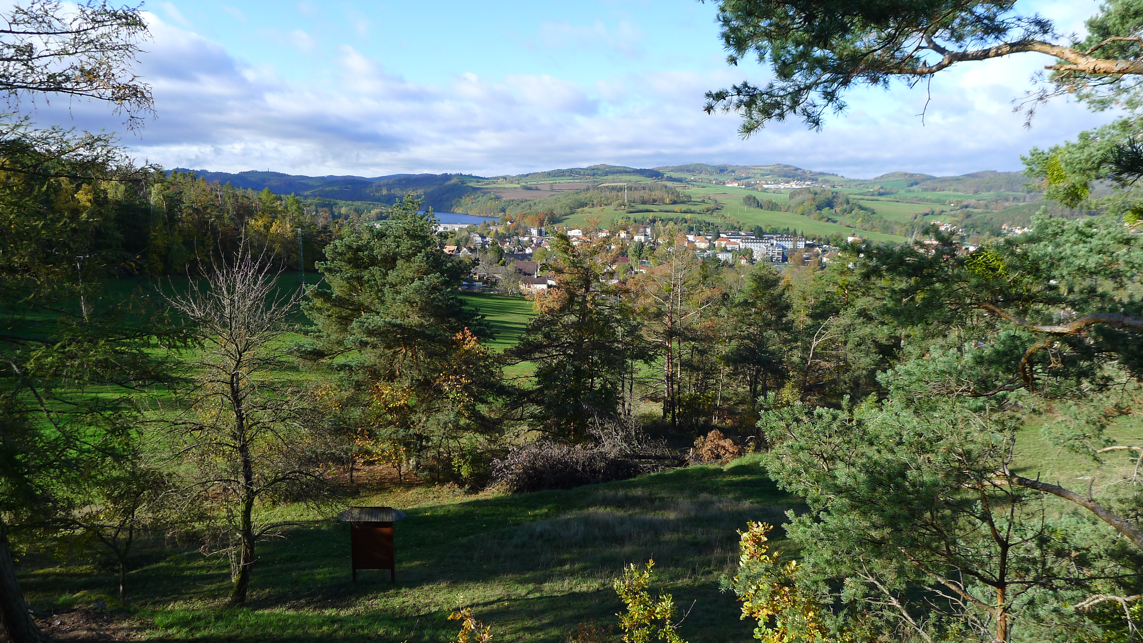 výhled na Kamýk nad Vltavou z vyhlídkové věže
