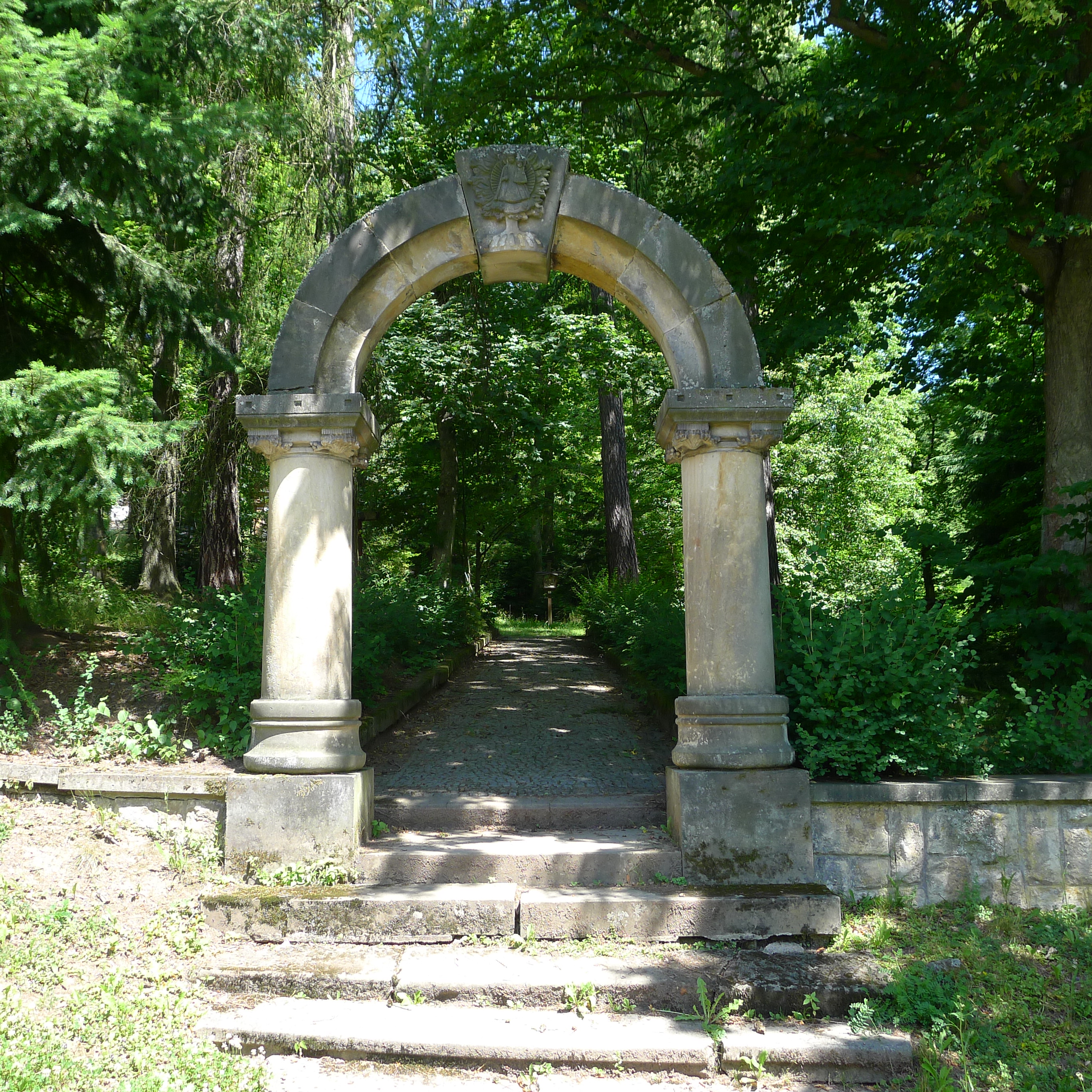 vstupní brána Mariánského sadu